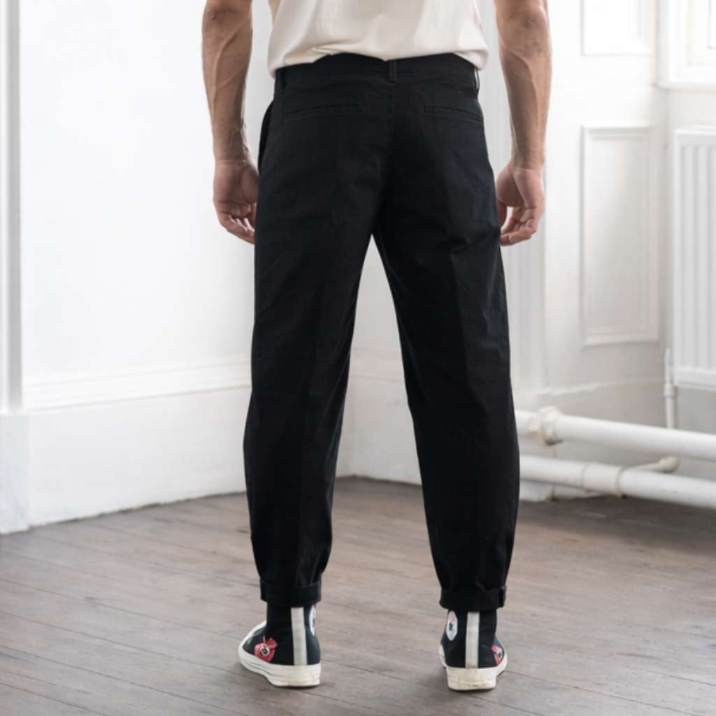 model wearing paradaiza pinch chinos