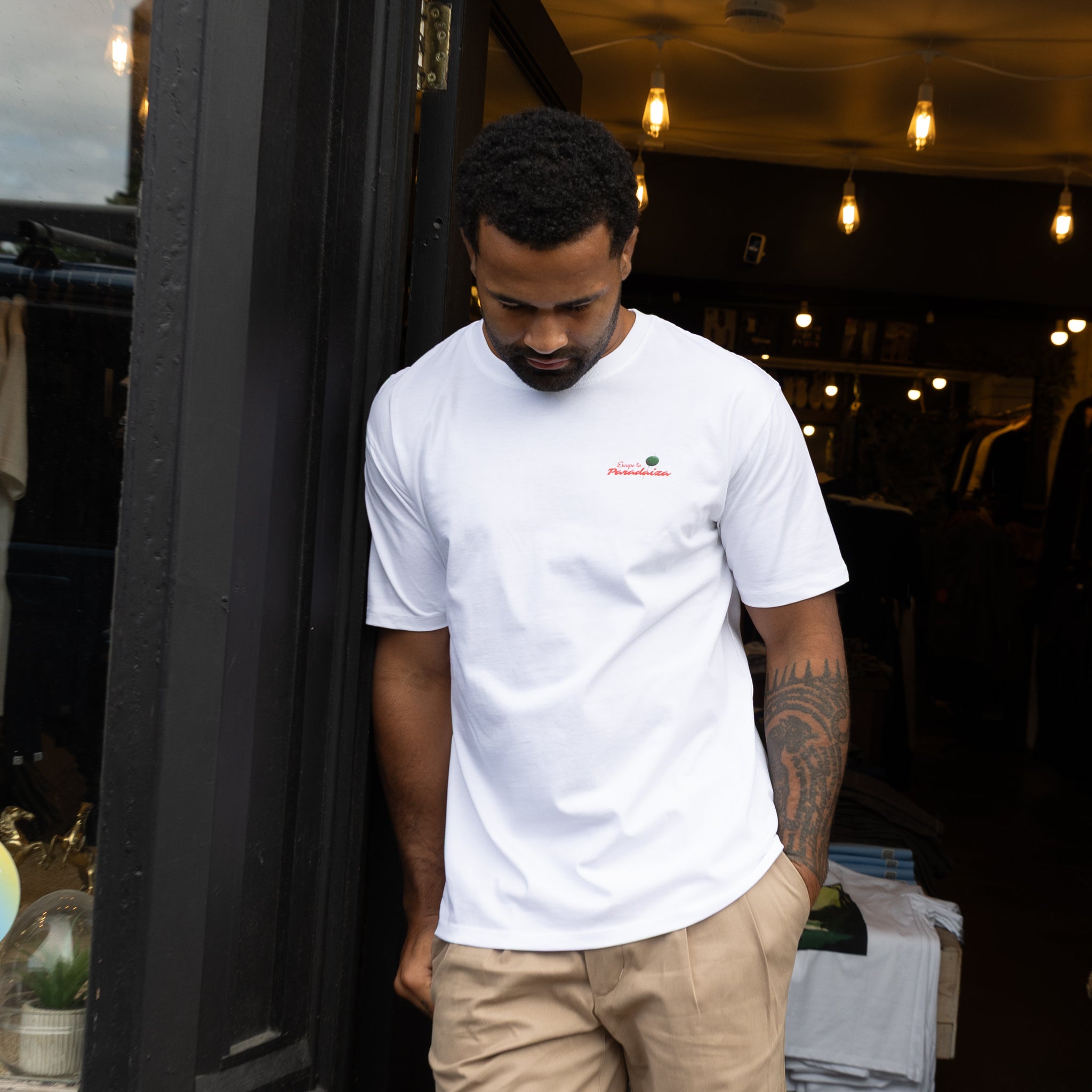 Escape Relaxed Fit T-Shirt | White – PARA-DAIZA