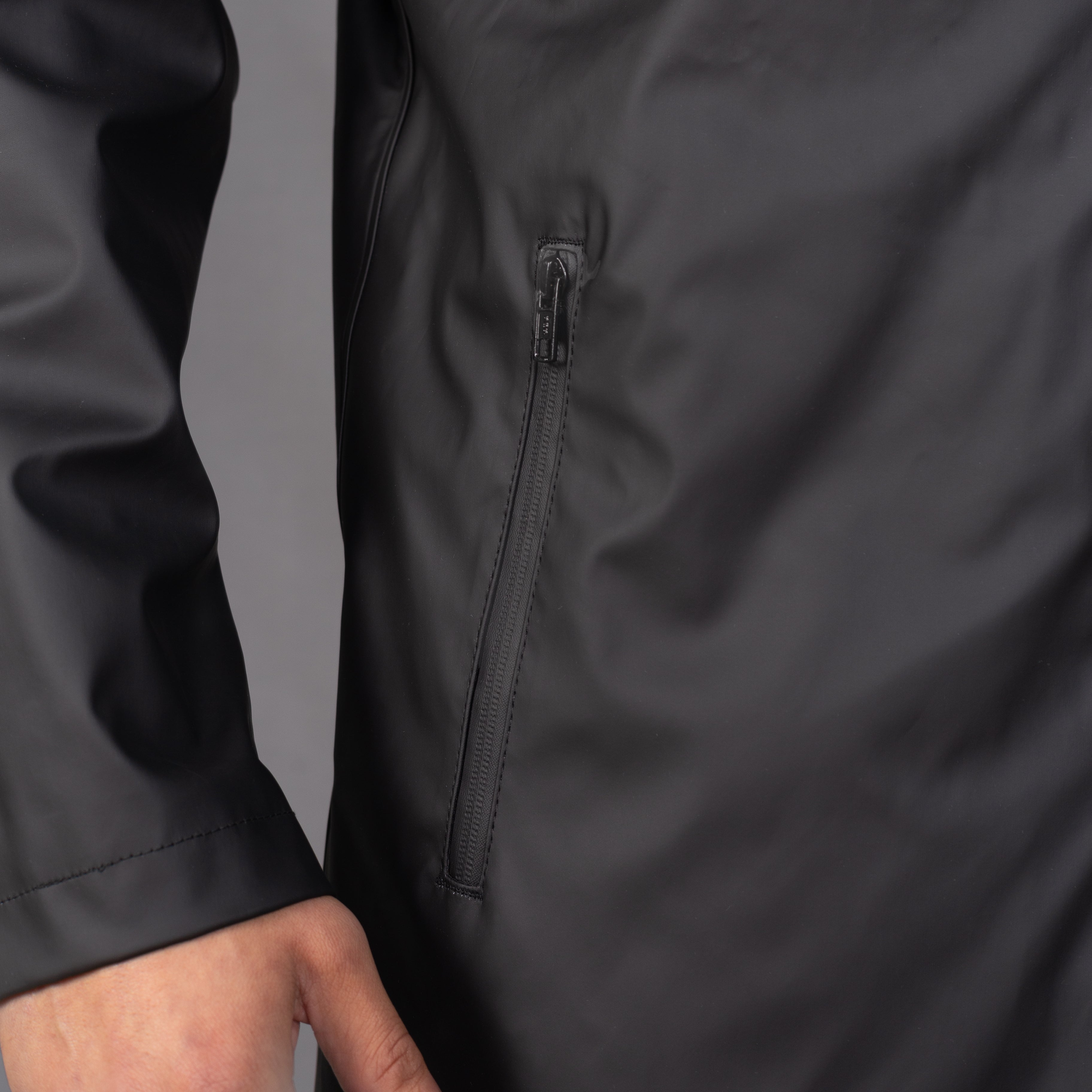  waterproof black para-daiza parka jacket zipped pocket