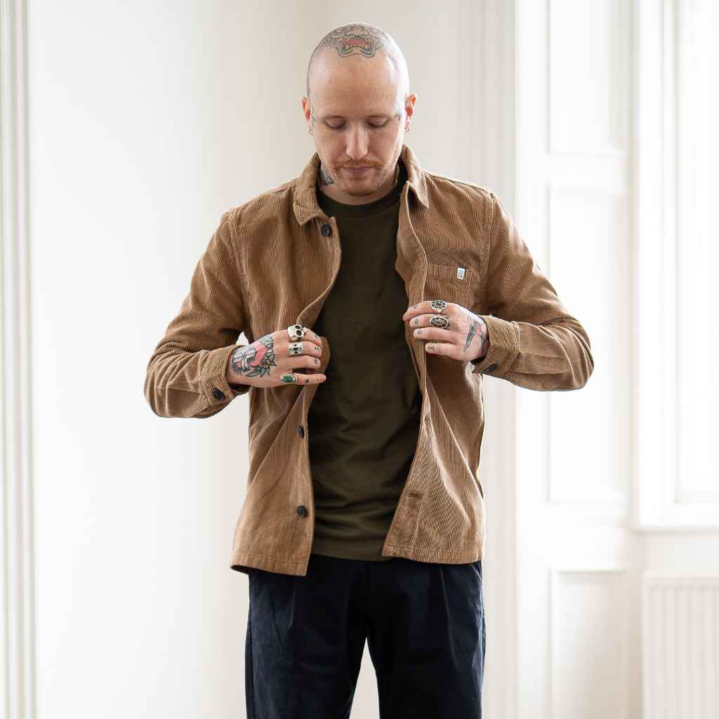 model wears paradaiza cord overshirt