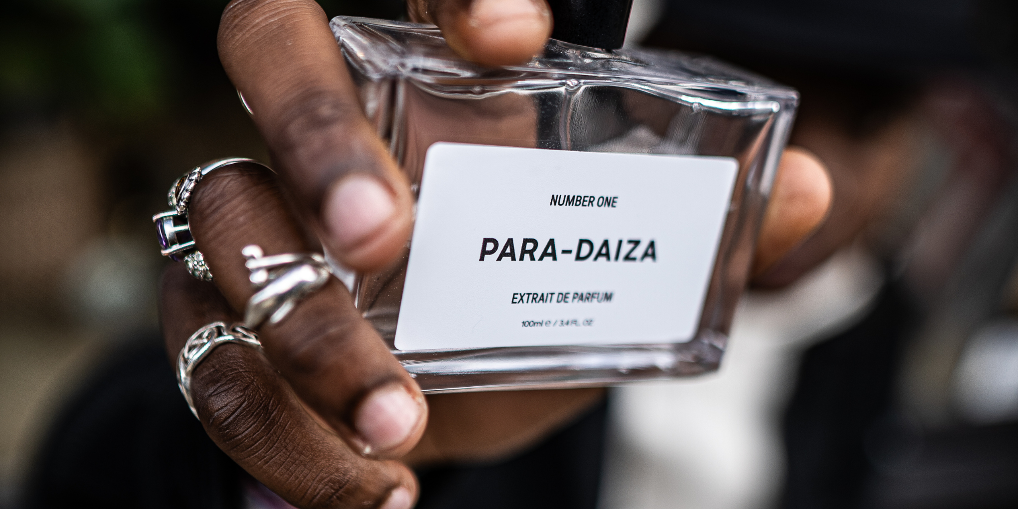 model holds paradaiza fragrance 