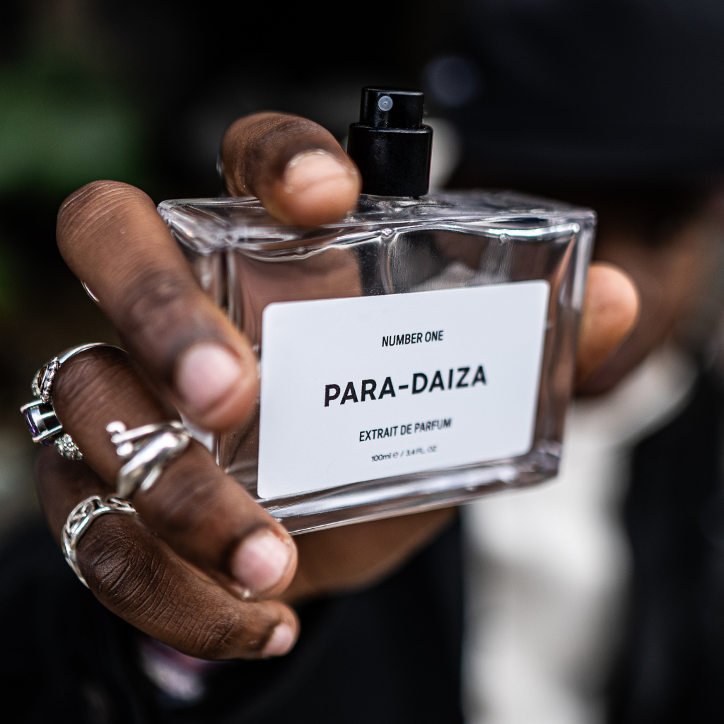 model holds paradaiza fragrance 