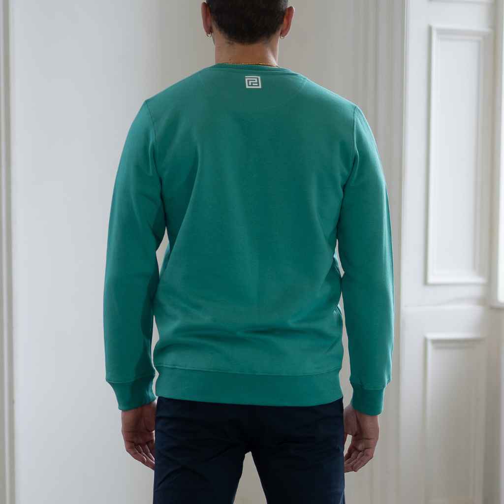 model wears paradaiza green sweat 