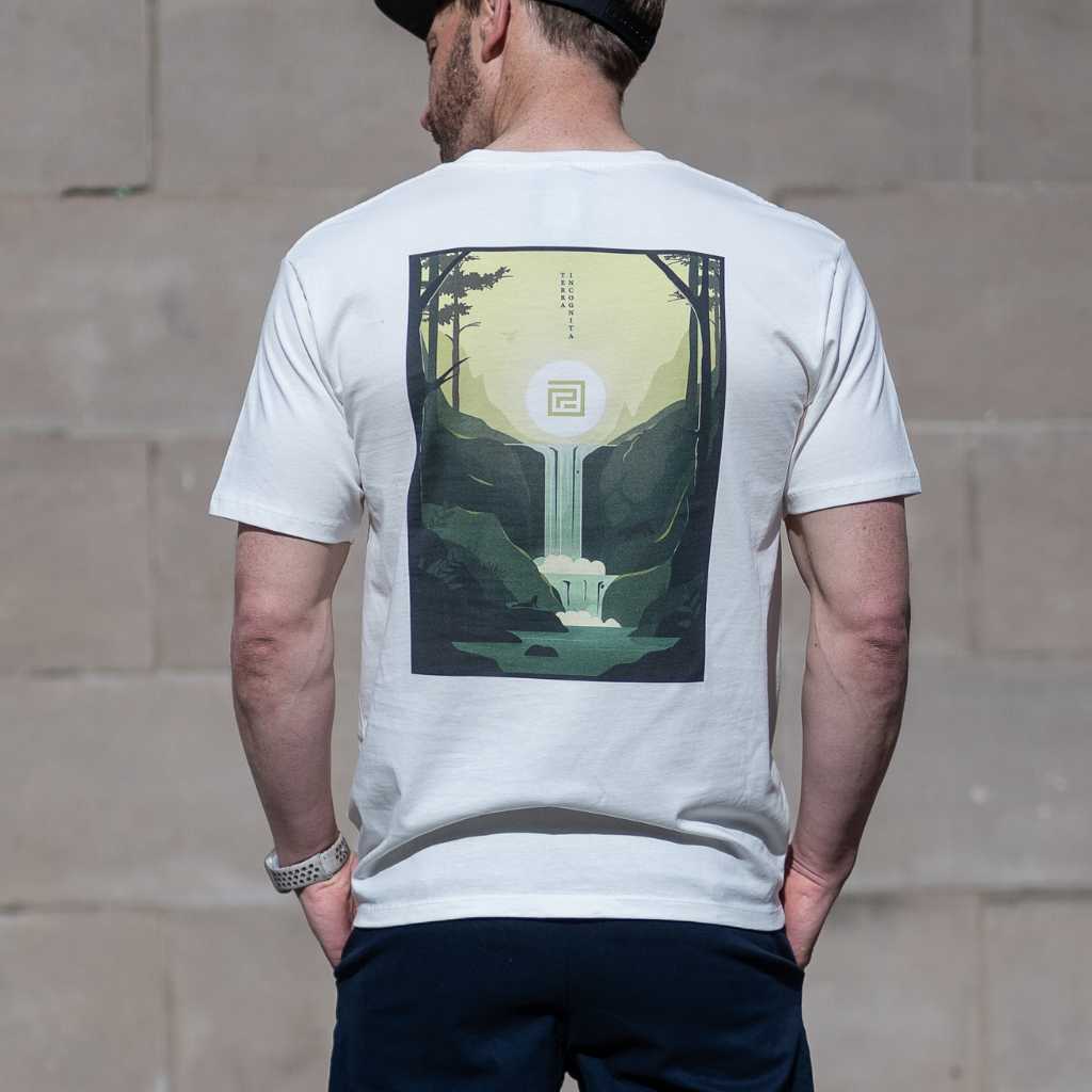 paradaiza graphic tee in white 