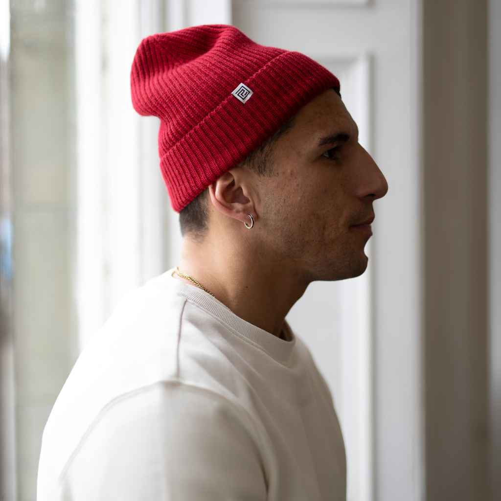 red paradaiza beanie 