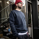 Model wears Para-Daiza Navy Crew neck sweatshirt superflex chino